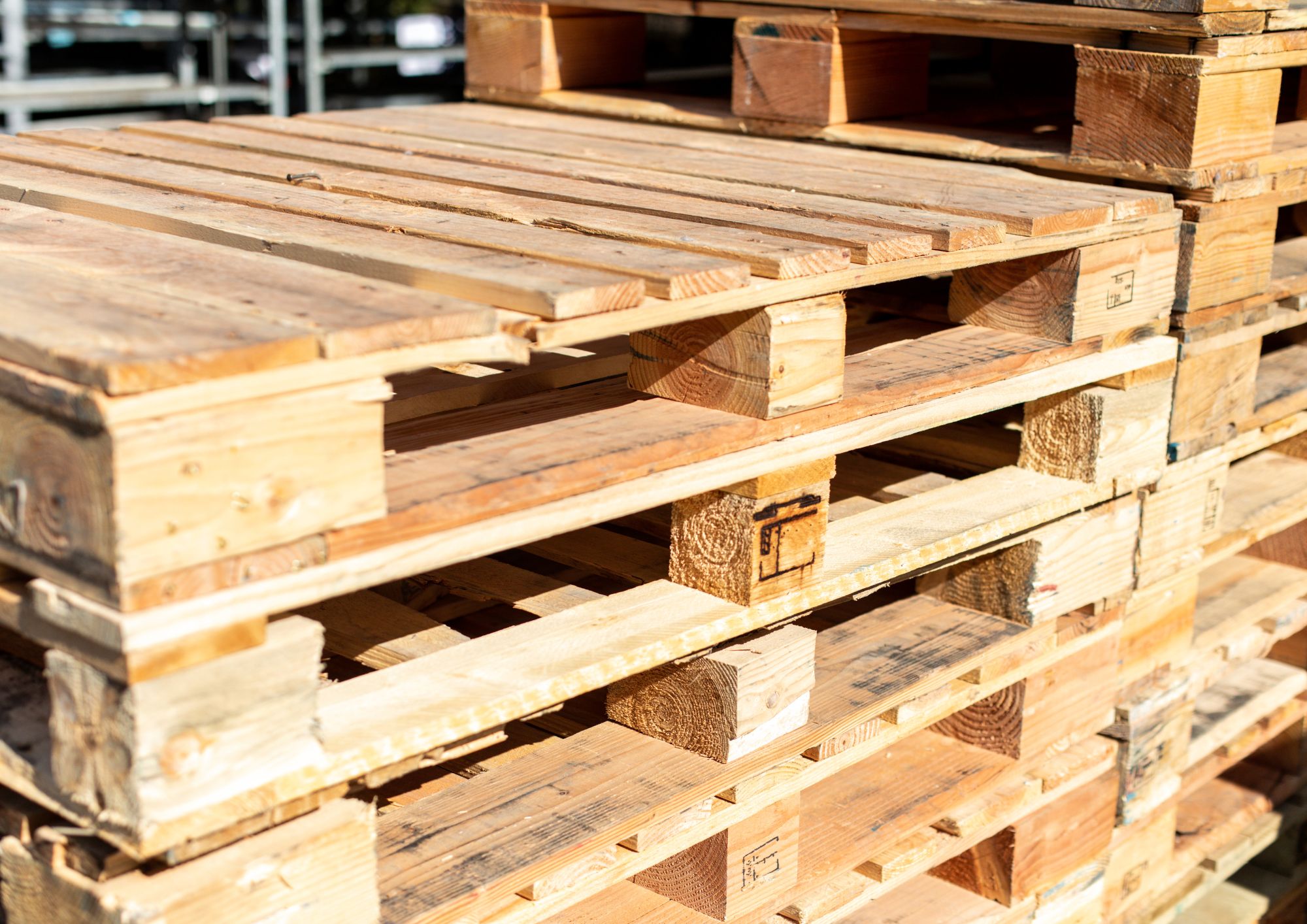 Descubre las Ventajas de Utilizar Palets en Barcelona Reciclajes Moa